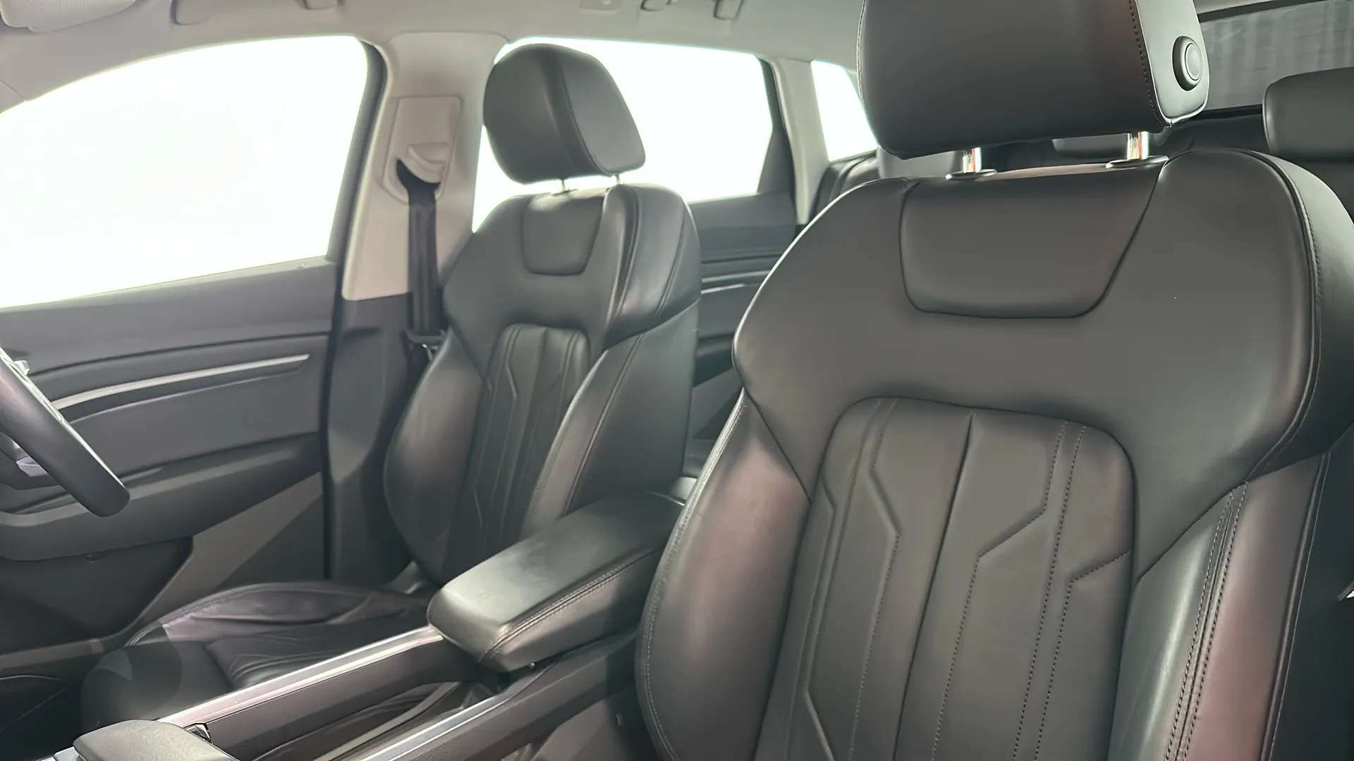 2022 AUDI E-TRON 2022 AUDI E-TRON