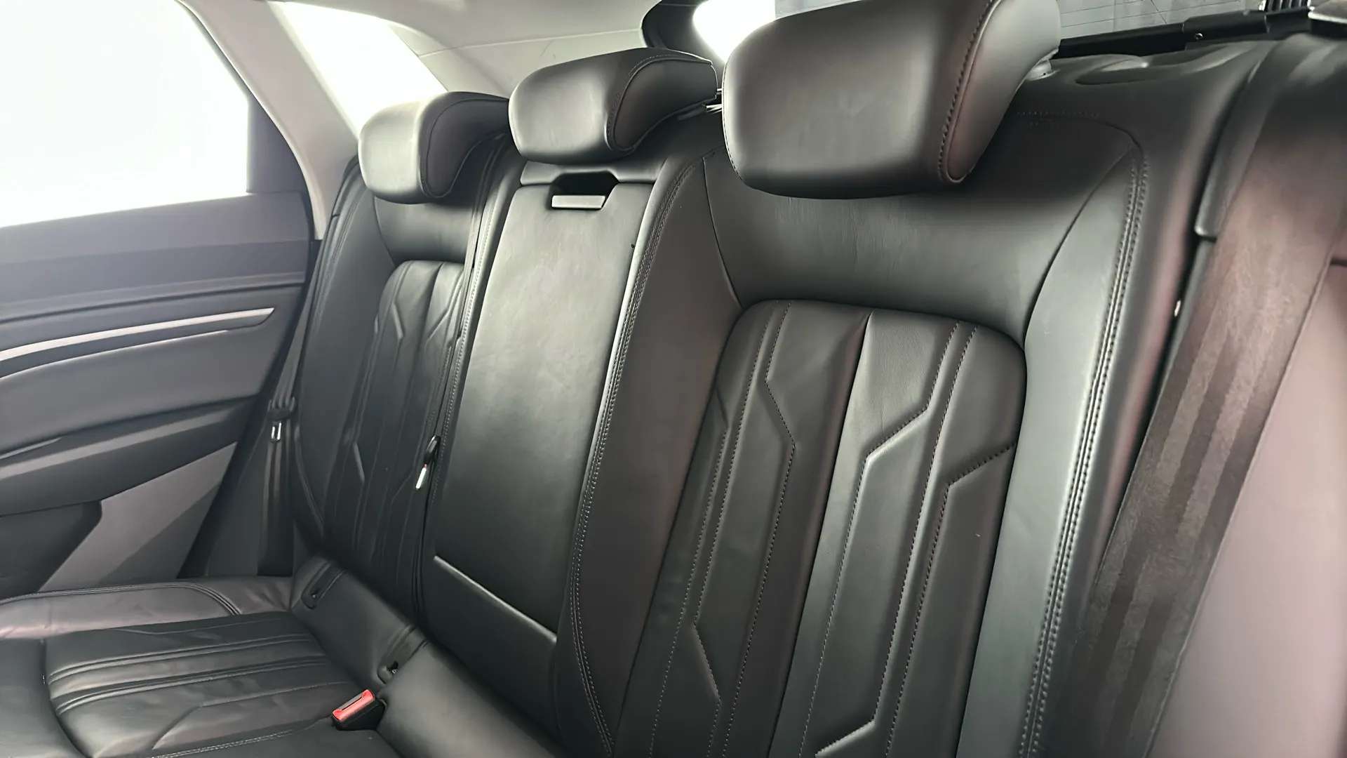 2022 AUDI E-TRON 2022 AUDI E-TRON