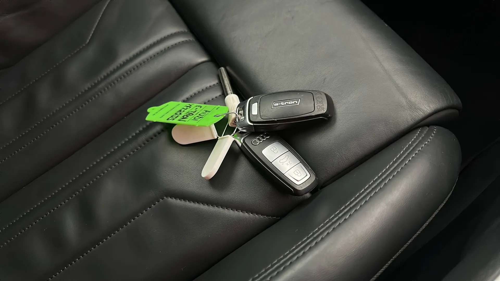 2022 AUDI E-TRON 2022 AUDI E-TRON