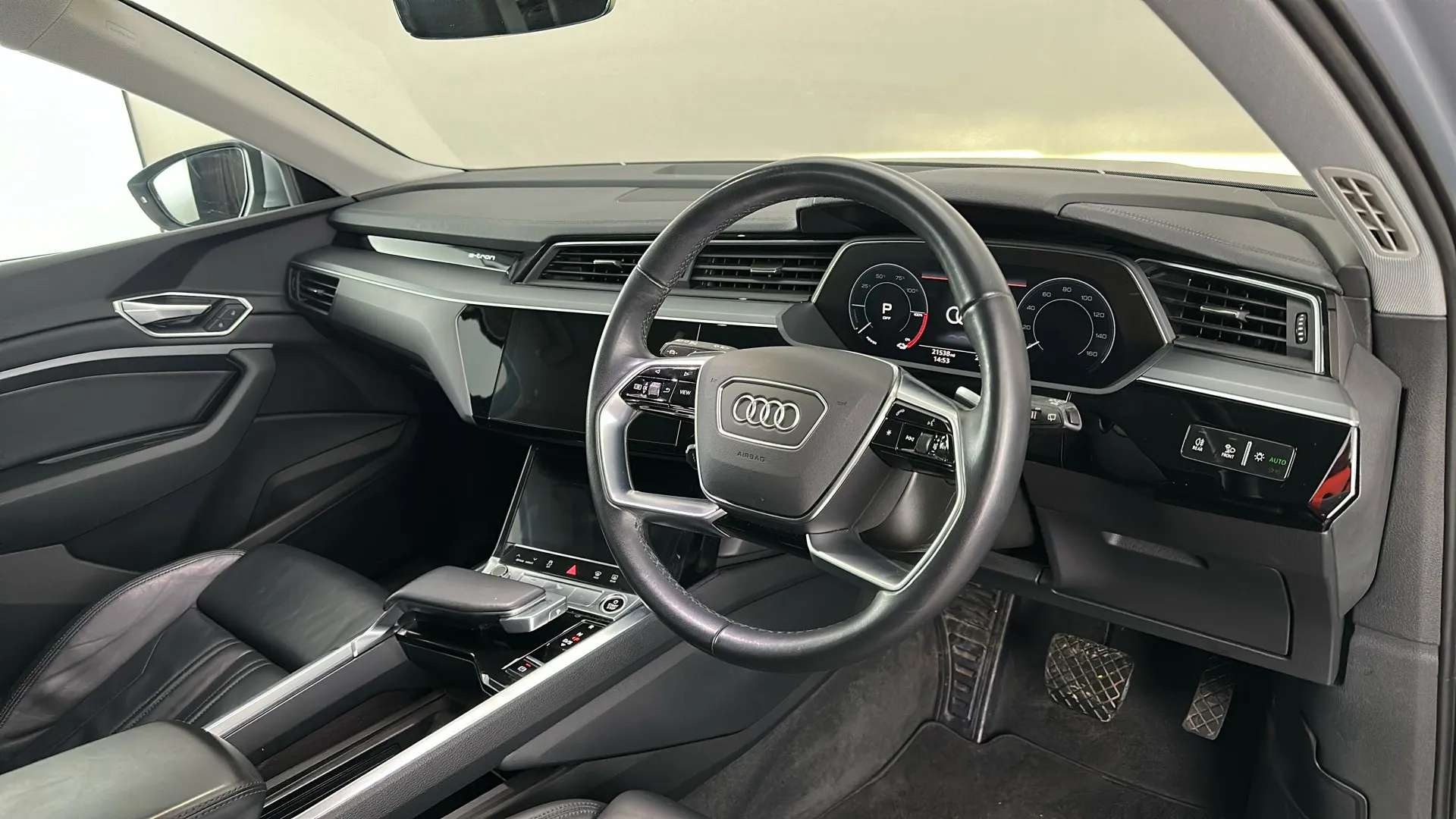 2022 AUDI E-TRON 2022 AUDI E-TRON