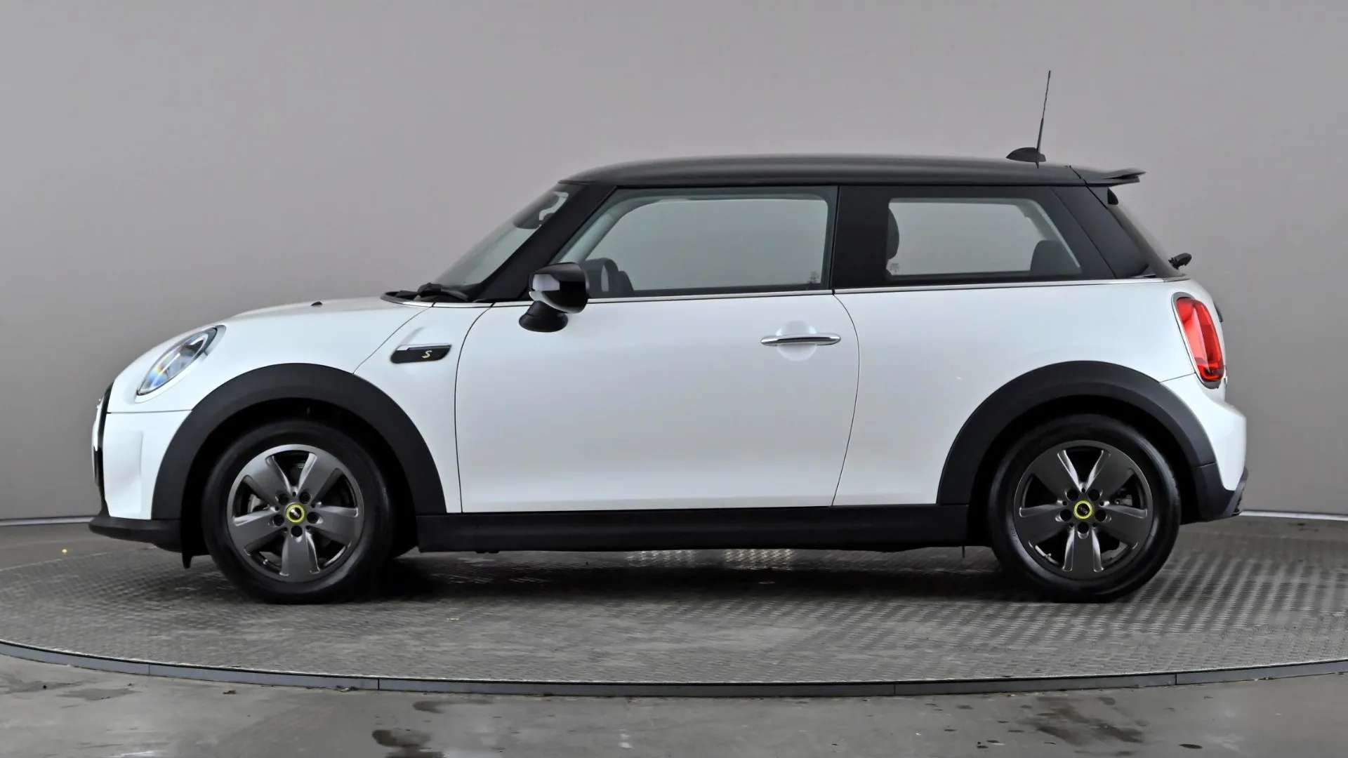 A 2023 MINI HATCH 135kW Cooper S Level 1 33kWh Auto A 2023 MINI HATCH 135kW Cooper S Level 1 33kWh Auto