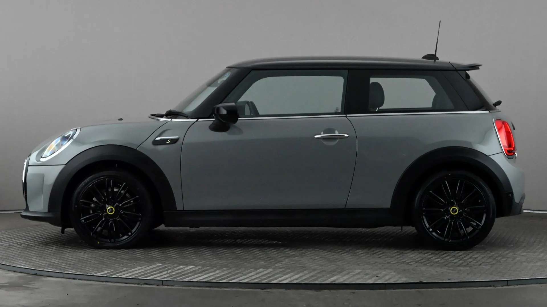 A 2021 MINI HATCH 135kW Cooper S Level 2 33kWh Auto A 2021 MINI HATCH 135kW Cooper S Level 2 33kWh Auto