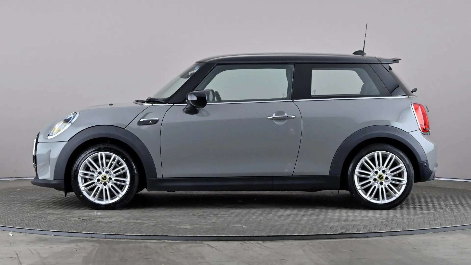 A 2021 MINI HATCH 135kW Cooper S Level 2 33kWh Auto A 2021 MINI HATCH 135kW Cooper S Level 2 33kWh Auto