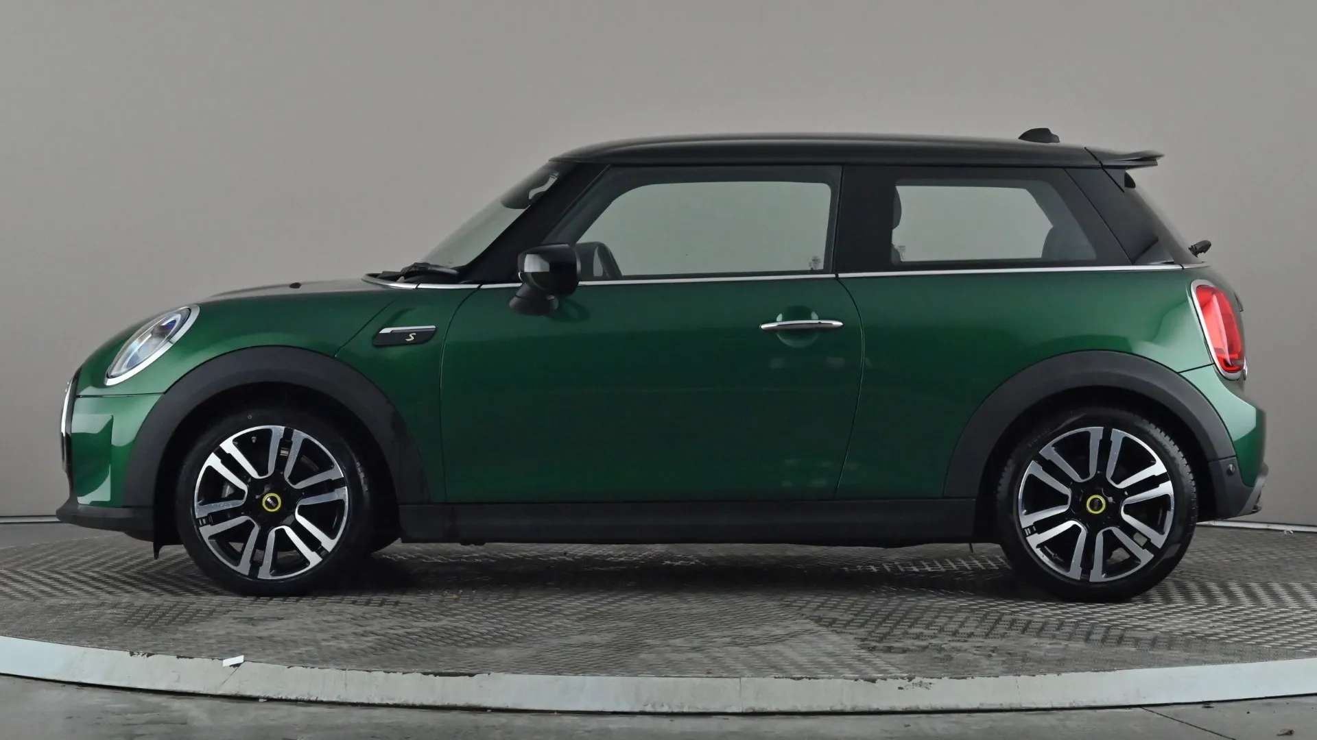 A 2021 MINI HATCH 135kW Cooper S Level 2 33kWh Auto A 2021 MINI HATCH 135kW Cooper S Level 2 33kWh Auto