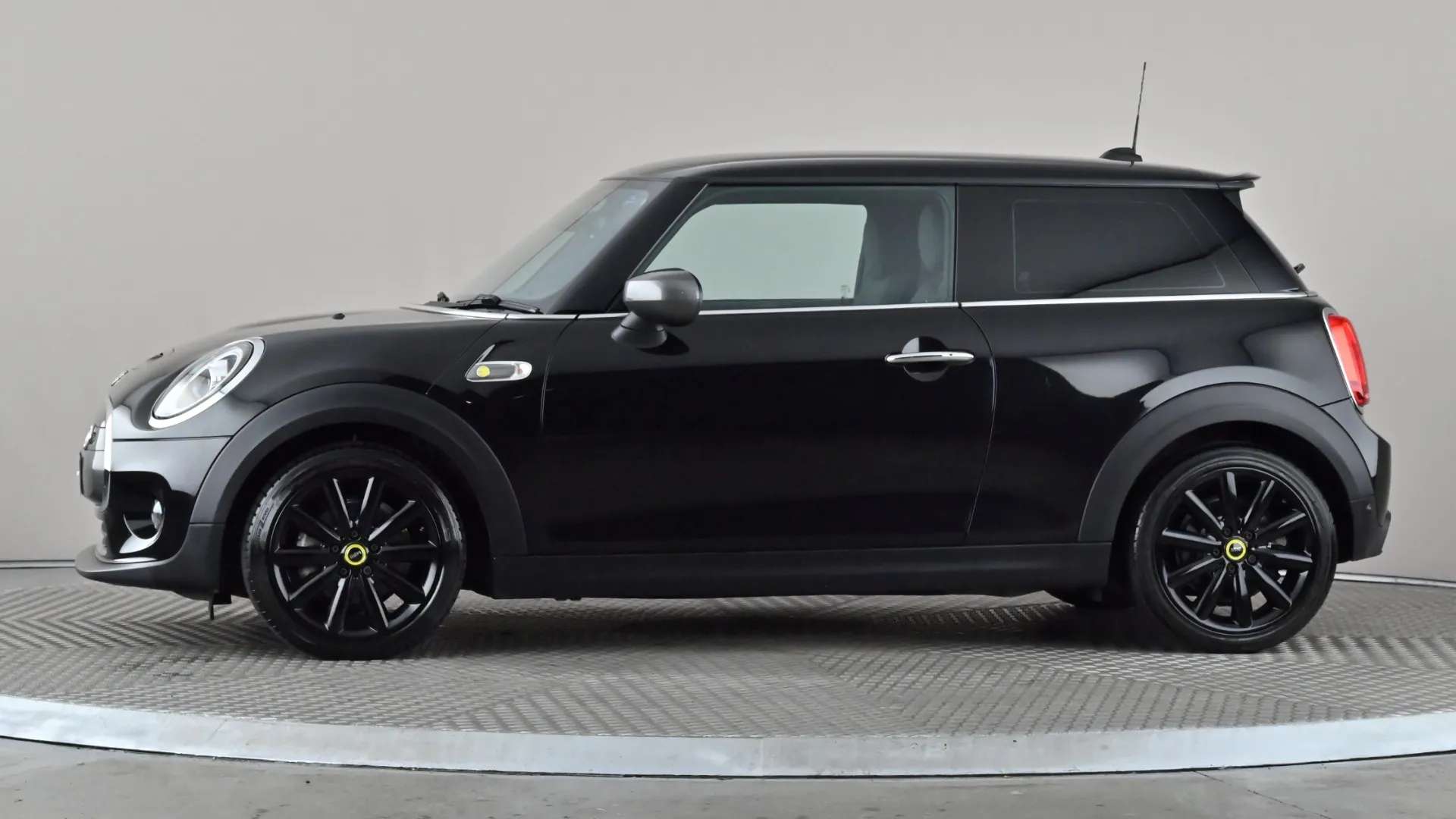 A 2020 MINI HATCH 135kW Cooper S Level 2 33kWh Auto A 2020 MINI HATCH 135kW Cooper S Level 2 33kWh Auto