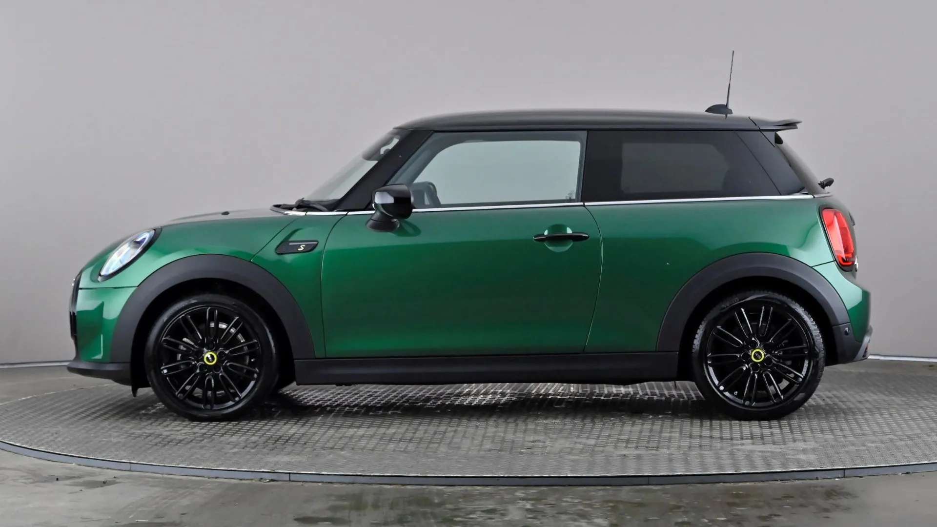 A 2023 MINI HATCH 135kW Cooper S Level 2 33kWh Auto A 2023 MINI HATCH 135kW Cooper S Level 2 33kWh Auto