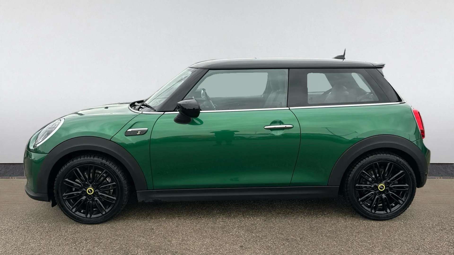 A 2023 MINI HATCH 135kW Cooper S Level 2 33kWh Auto A 2023 MINI HATCH 135kW Cooper S Level 2 33kWh Auto