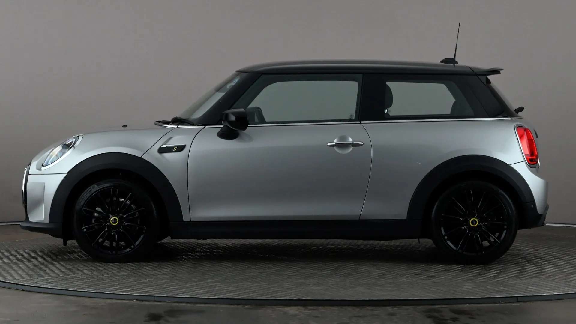 A 2023 MINI HATCH 135kW Cooper S Level 2 33kWh Auto A 2023 MINI HATCH 135kW Cooper S Level 2 33kWh Auto