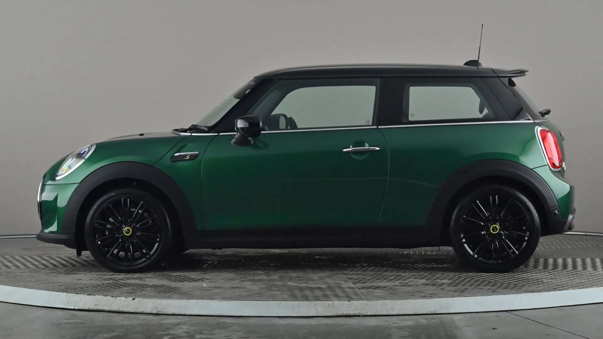 A 2023 MINI HATCH 135kW Cooper S Level 2 33kWh Auto A 2023 MINI HATCH 135kW Cooper S Level 2 33kWh Auto