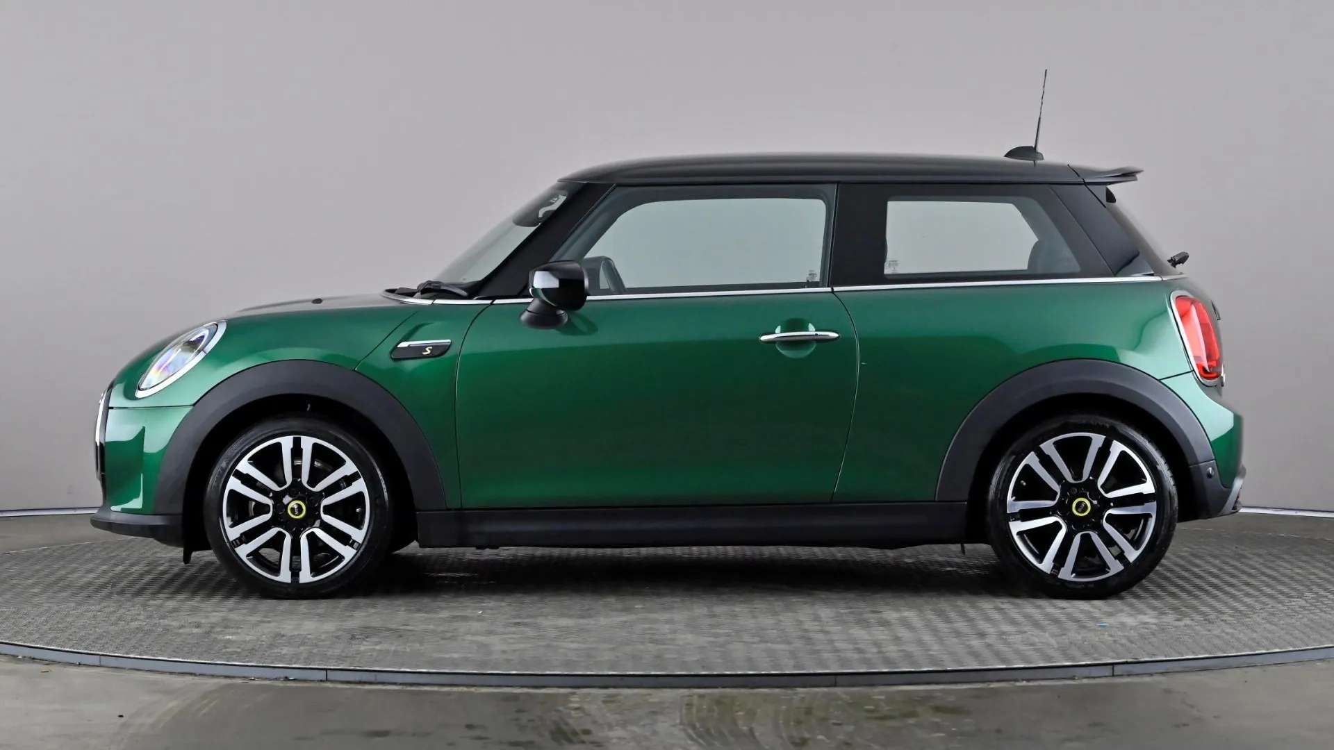 A 2022 MINI HATCH 135kW Cooper S Level 2 33kWh Auto A 2022 MINI HATCH 135kW Cooper S Level 2 33kWh Auto