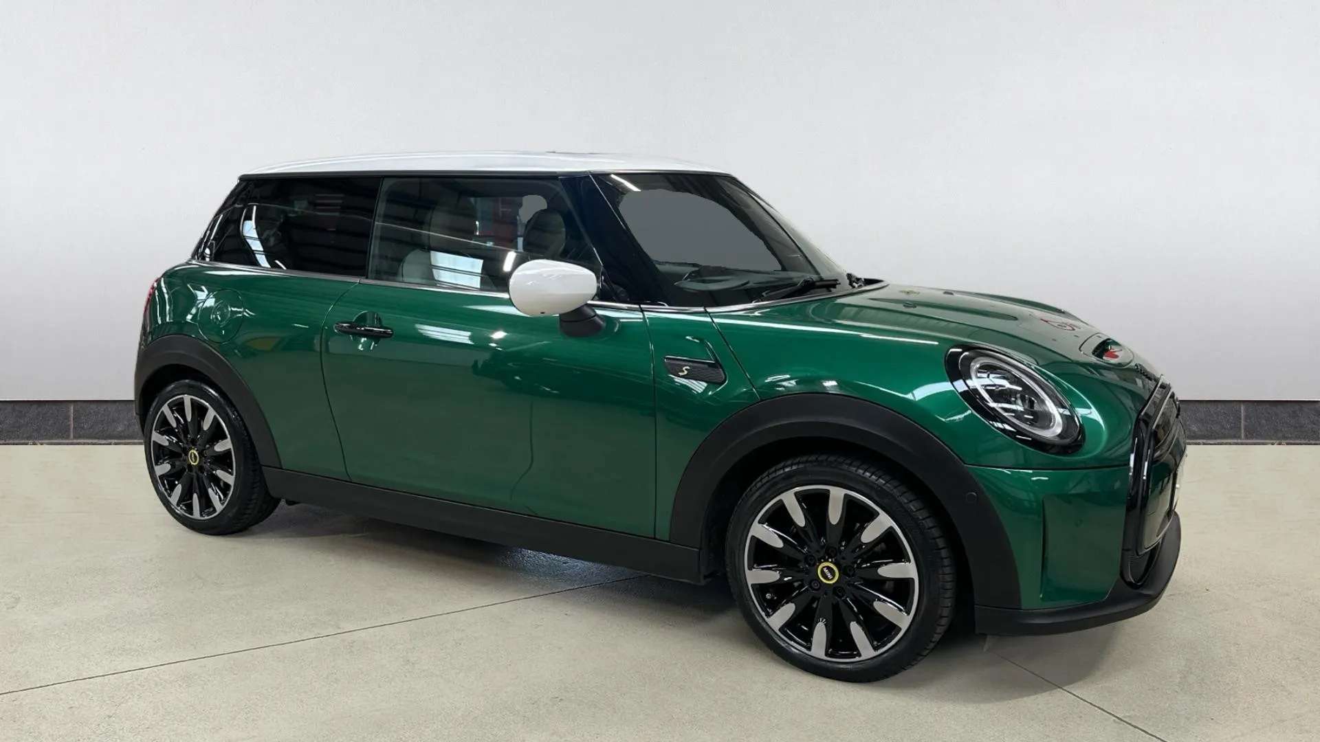 A 2022 MINI HATCH 135kW Cooper S Level 3 33kWh Auto A 2022 MINI HATCH 135kW Cooper S Level 3 33kWh Auto
