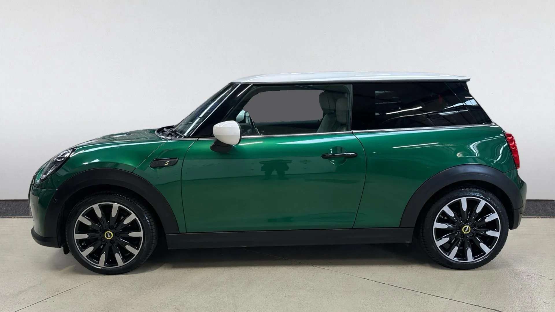 A 2022 MINI HATCH 135kW Cooper S Level 3 33kWh Auto A 2022 MINI HATCH 135kW Cooper S Level 3 33kWh Auto