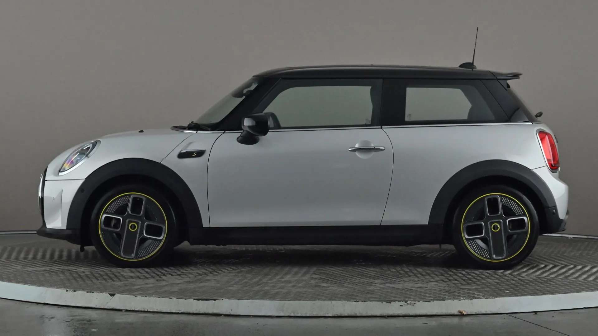 A 2021 MINI HATCH 135kW Cooper S Level 3 33kWh Auto A 2021 MINI HATCH 135kW Cooper S Level 3 33kWh Auto