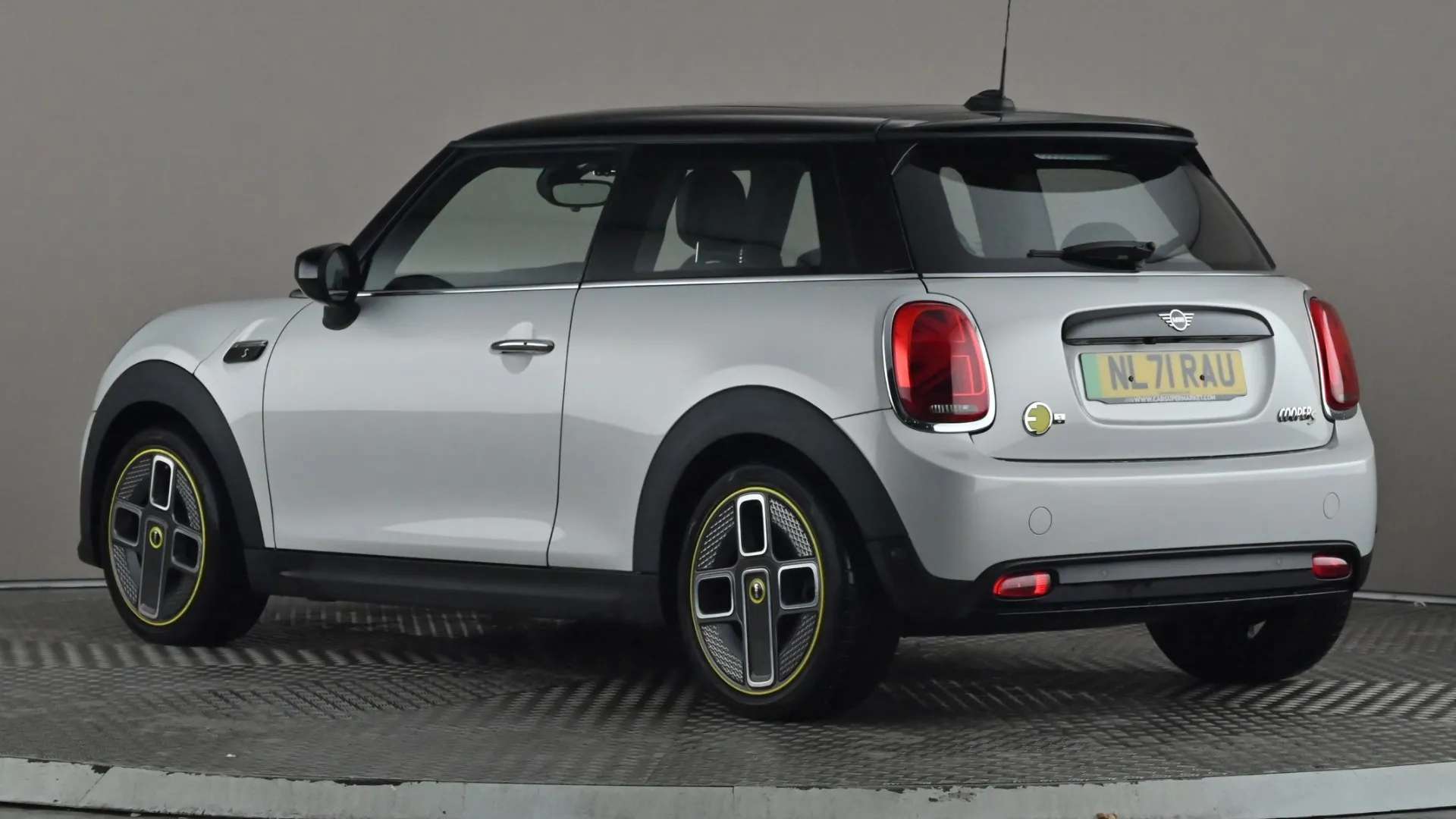 A 2021 MINI HATCH 135kW Cooper S Level 3 33kWh Auto A 2021 MINI HATCH 135kW Cooper S Level 3 33kWh Auto