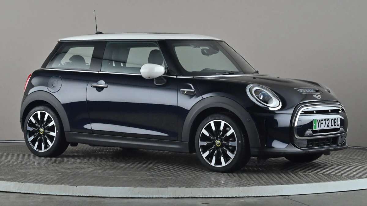 Check out this Mini Hatch 2022 Electric Automatic