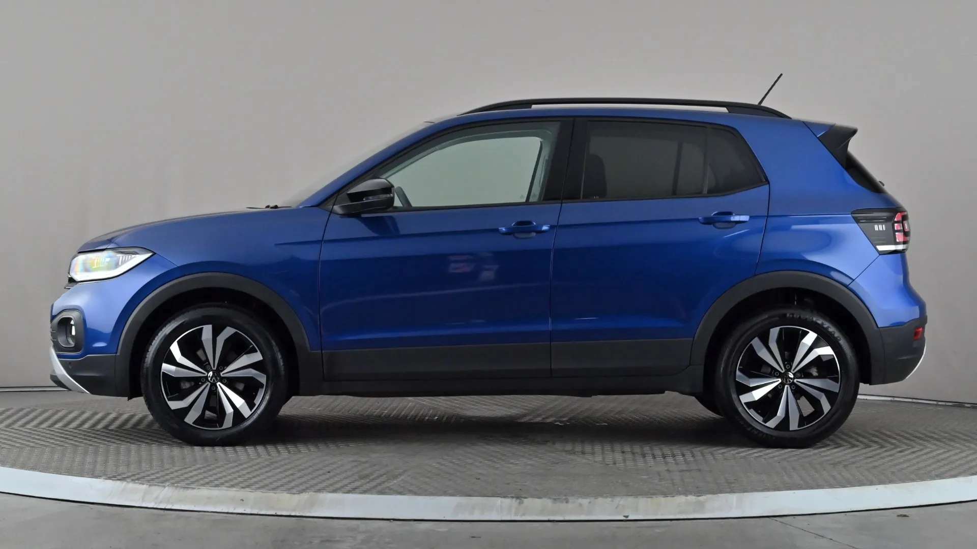 A 2023 VOLKSWAGEN T-CROSS 1.0 TSI 110 Black Edition A 2023 VOLKSWAGEN T-CROSS 1.0 TSI 110 Black Edition