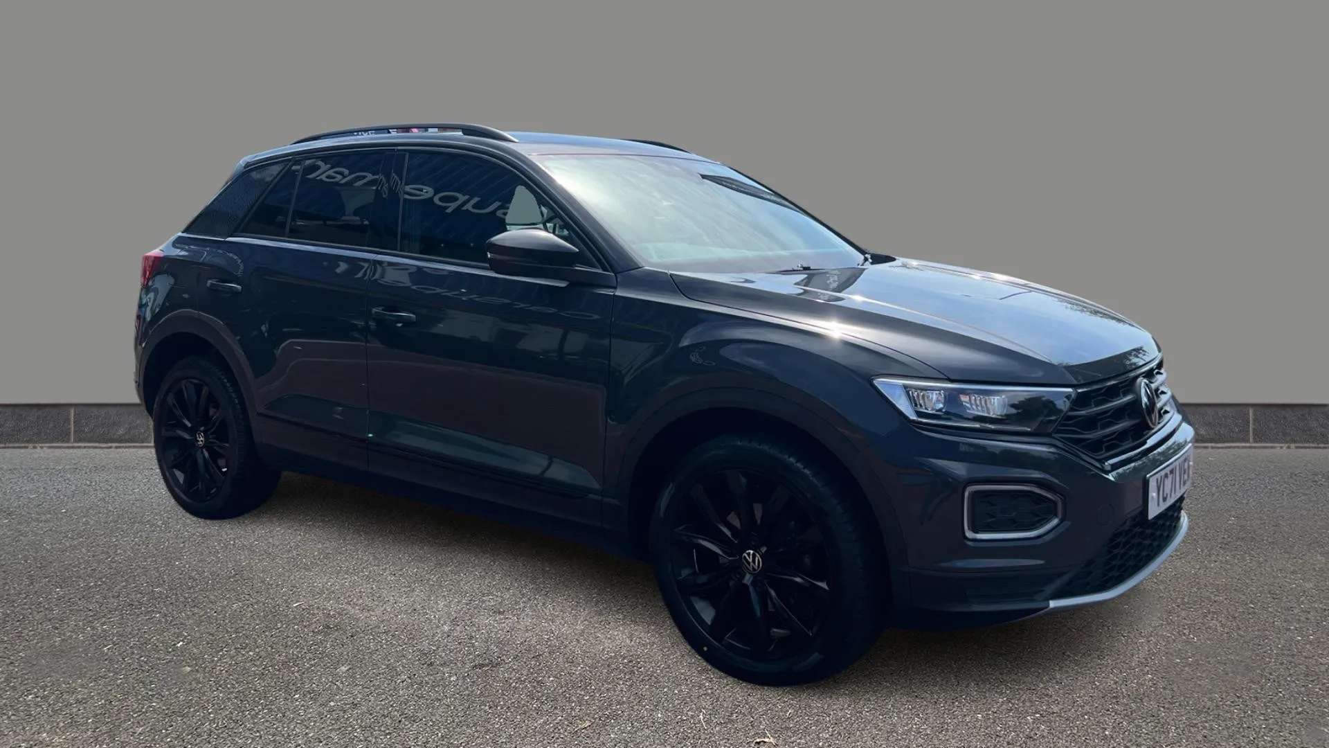A 2022 VOLKSWAGEN T-ROC 1.5 TSI EVO Black Edition A 2022 VOLKSWAGEN T-ROC 1.5 TSI EVO Black Edition