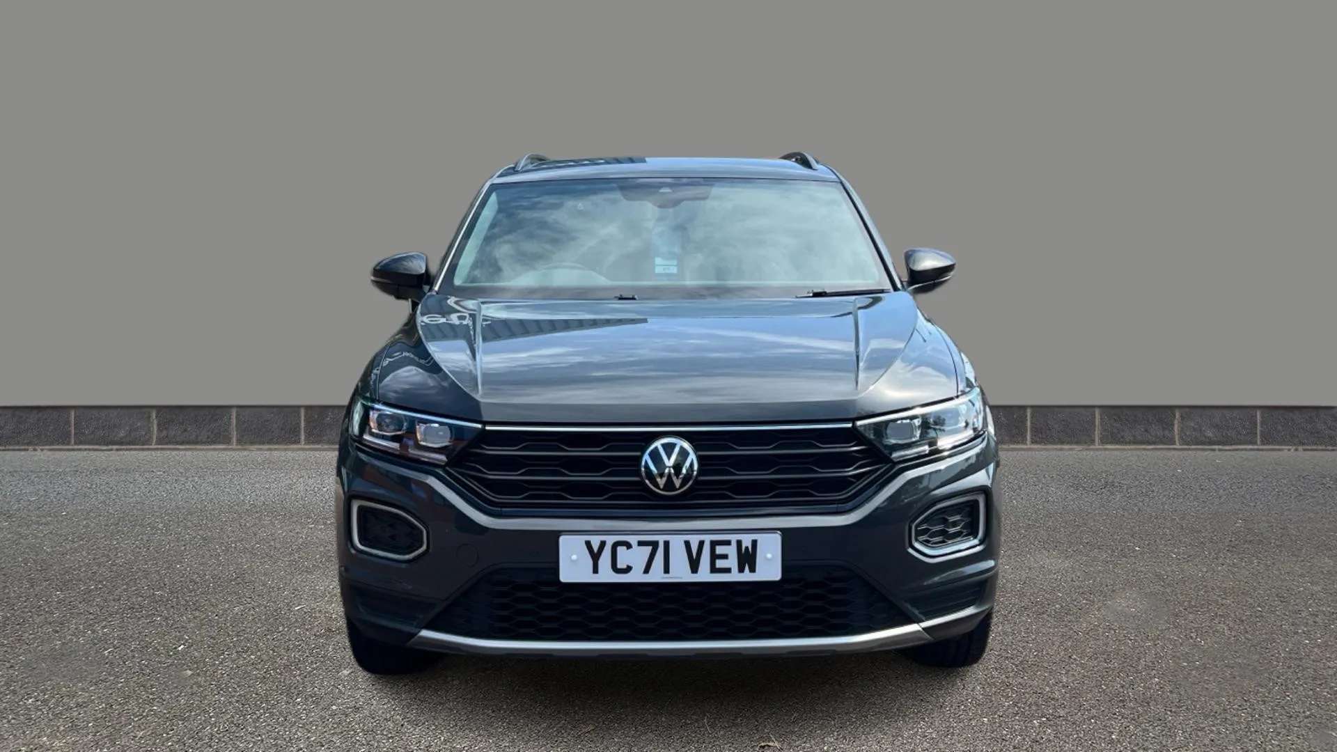 A 2022 VOLKSWAGEN T-ROC 1.5 TSI EVO Black Edition A 2022 VOLKSWAGEN T-ROC 1.5 TSI EVO Black Edition