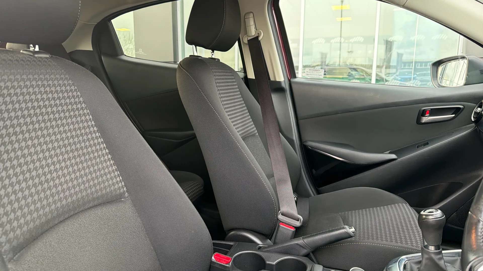 2018 MAZDA MAZDA2 2018 MAZDA MAZDA2