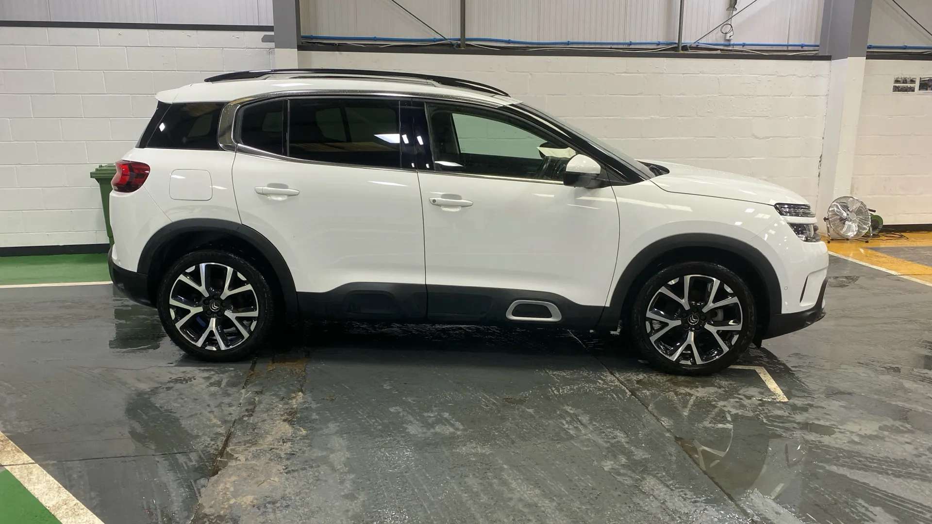 A 2020 CITROEN C5 AIRCROSS 1.5 BlueHDi 130 Flair Plus EAT8 A 2020 CITROEN C5 AIRCROSS 1.5 BlueHDi 130 Flair Plus EAT8