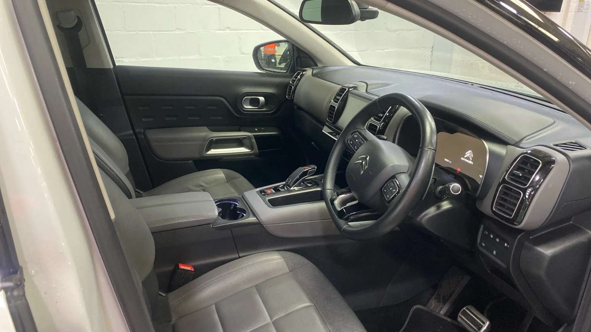 A 2020 CITROEN C5 AIRCROSS 1.5 BlueHDi 130 Flair Plus EAT8 A 2020 CITROEN C5 AIRCROSS 1.5 BlueHDi 130 Flair Plus EAT8