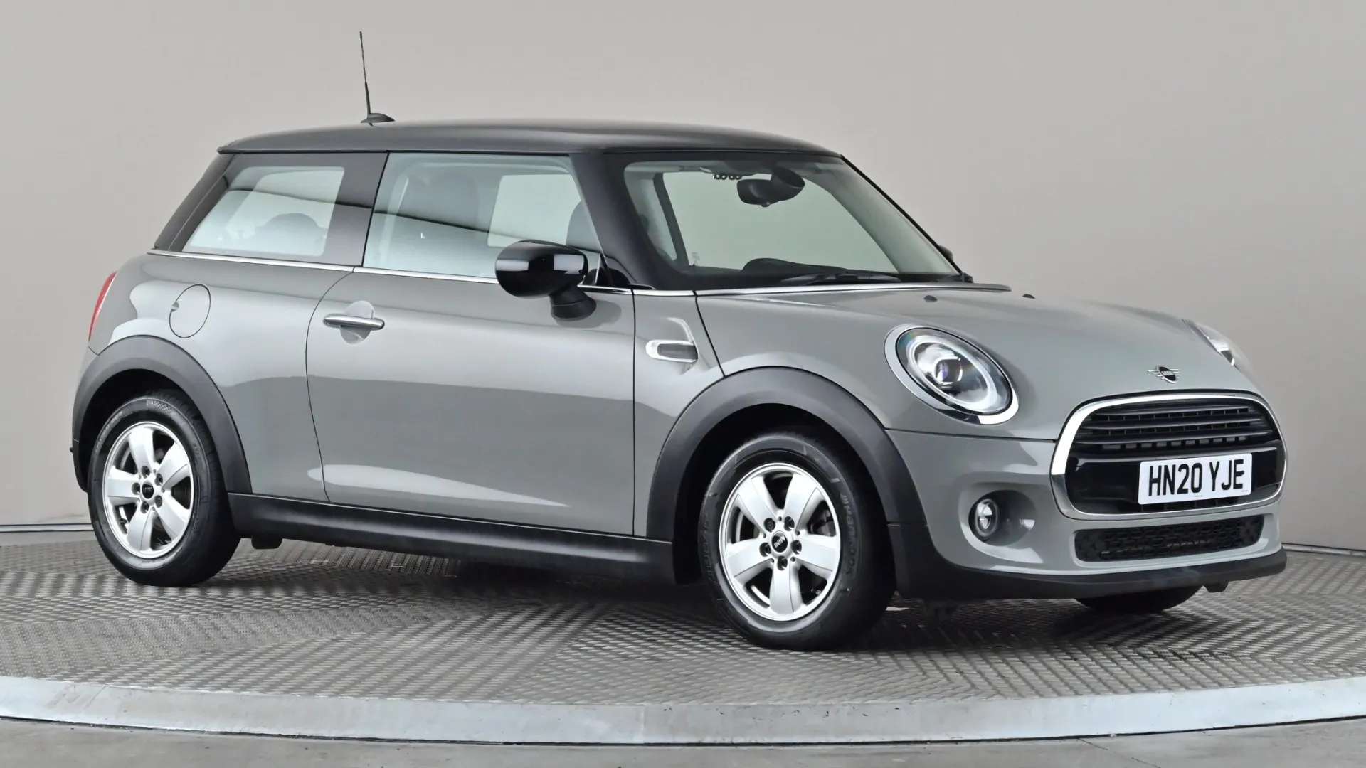 A 2020 MINI HATCH 1.5 Cooper Classic II Auto A 2020 MINI HATCH 1.5 Cooper Classic II Auto