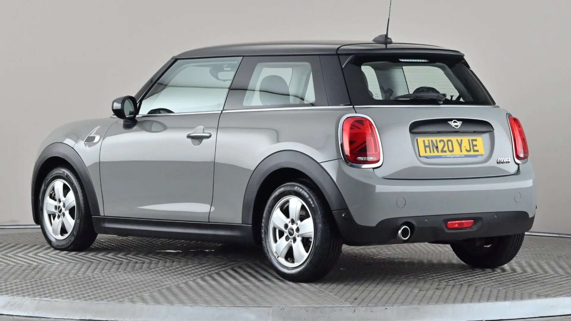 A 2020 MINI HATCH 1.5 Cooper Classic II Auto A 2020 MINI HATCH 1.5 Cooper Classic II Auto