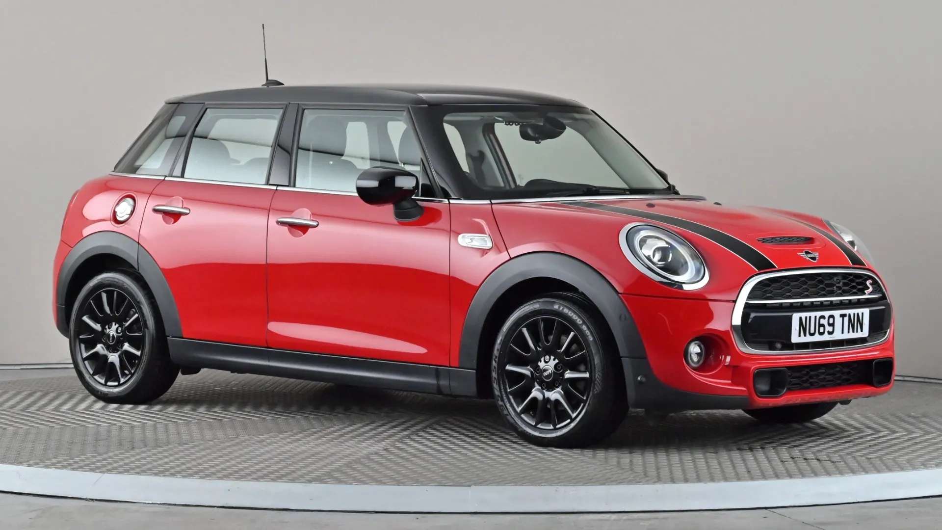 A 2019 MINI HATCH 2.0 Cooper S Classic II Auto A 2019 MINI HATCH 2.0 Cooper S Classic II Auto