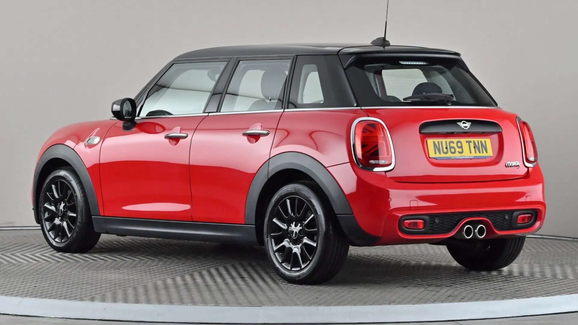 A 2019 MINI HATCH 2.0 Cooper S Classic II Auto A 2019 MINI HATCH 2.0 Cooper S Classic II Auto