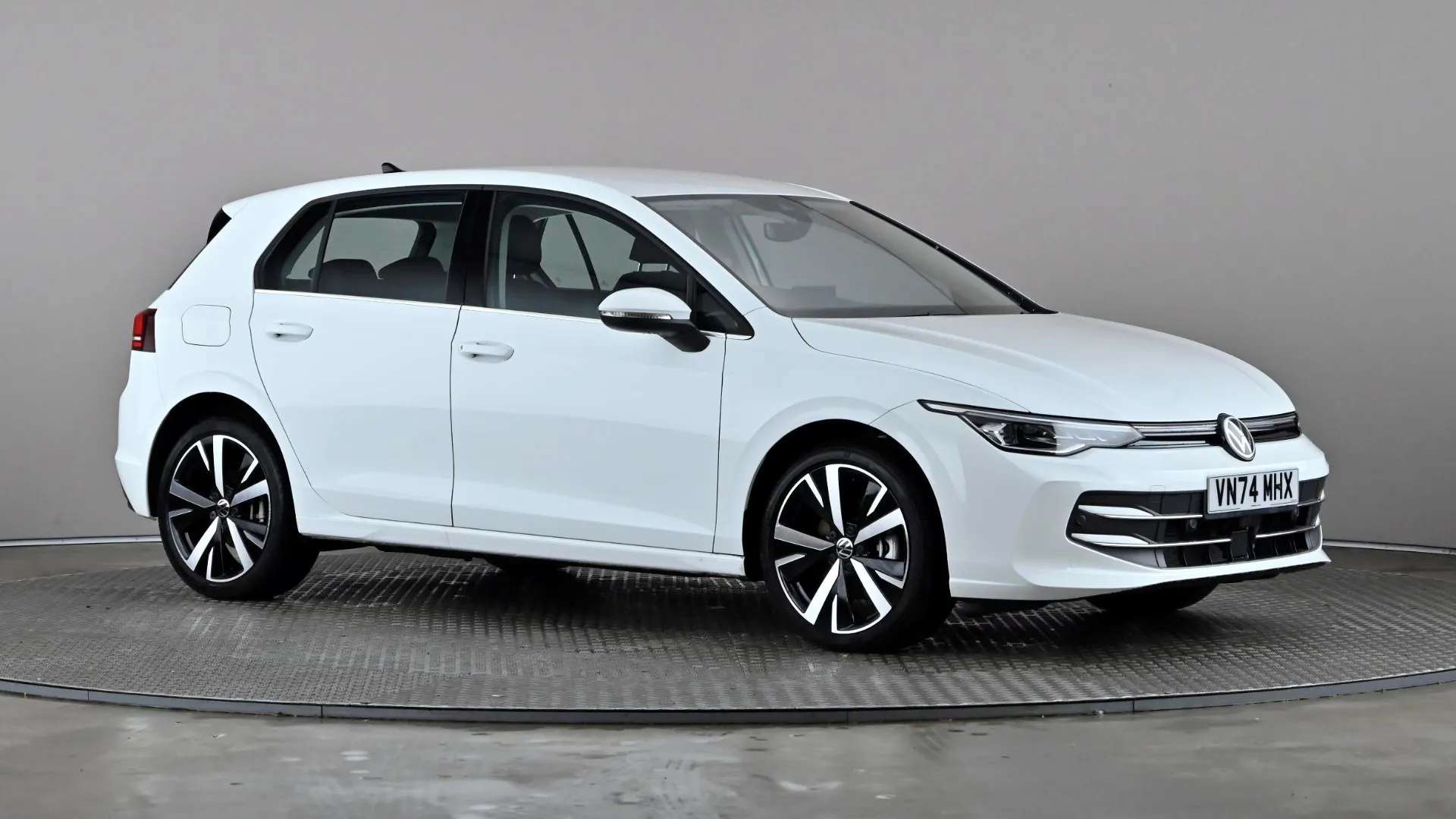 A 2024 VOLKSWAGEN GOLF 1.5 TSI 204 Style eHybrid DSG A 2024 VOLKSWAGEN GOLF 1.5 TSI 204 Style eHybrid DSG