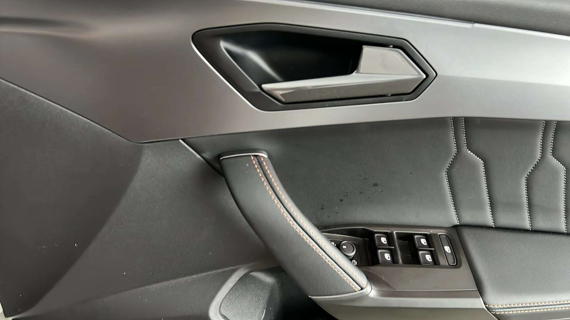 2024 CUPRA LEON 2024 CUPRA LEON