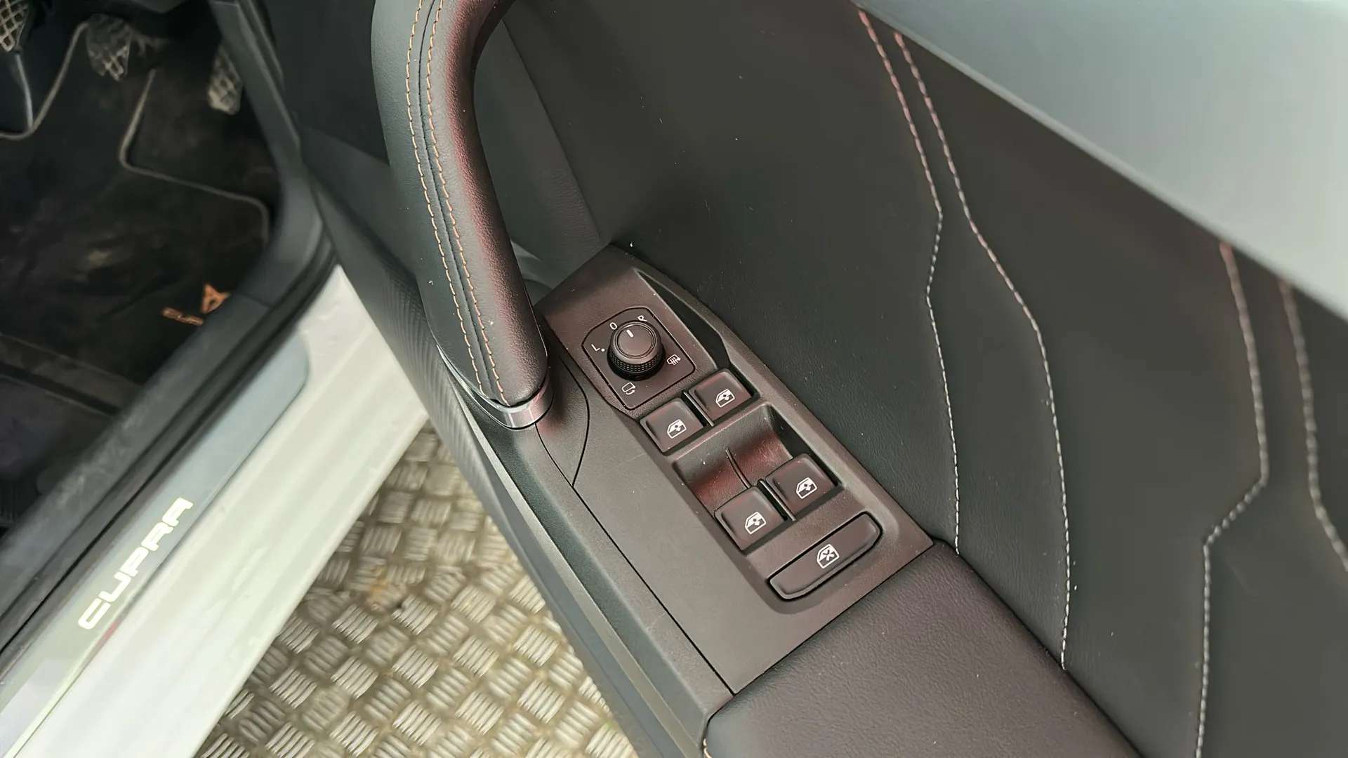 2024 CUPRA LEON 2024 CUPRA LEON