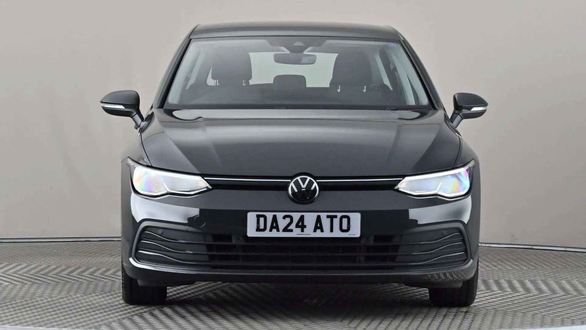 A 2024 VOLKSWAGEN GOLF 1.5 TSI Life A 2024 VOLKSWAGEN GOLF 1.5 TSI Life