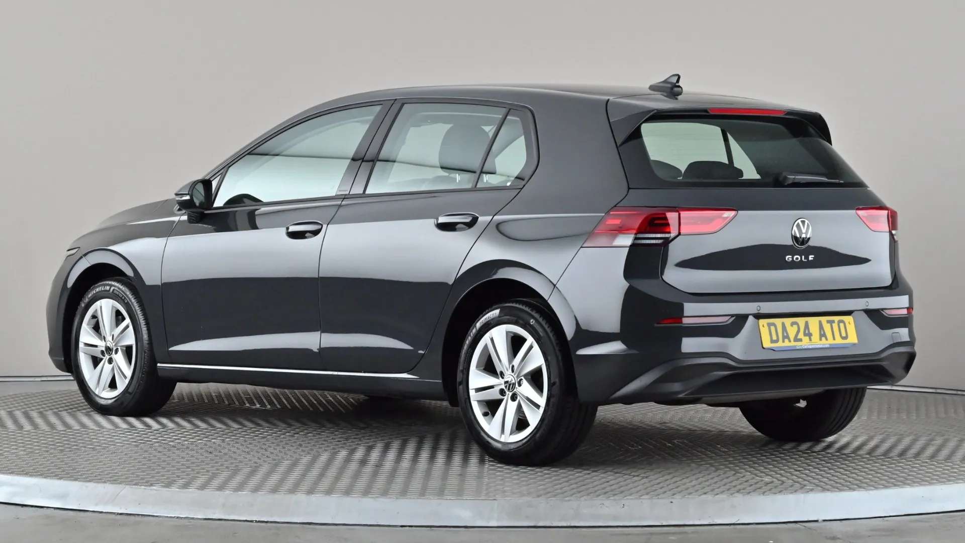 A 2024 VOLKSWAGEN GOLF 1.5 TSI Life A 2024 VOLKSWAGEN GOLF 1.5 TSI Life