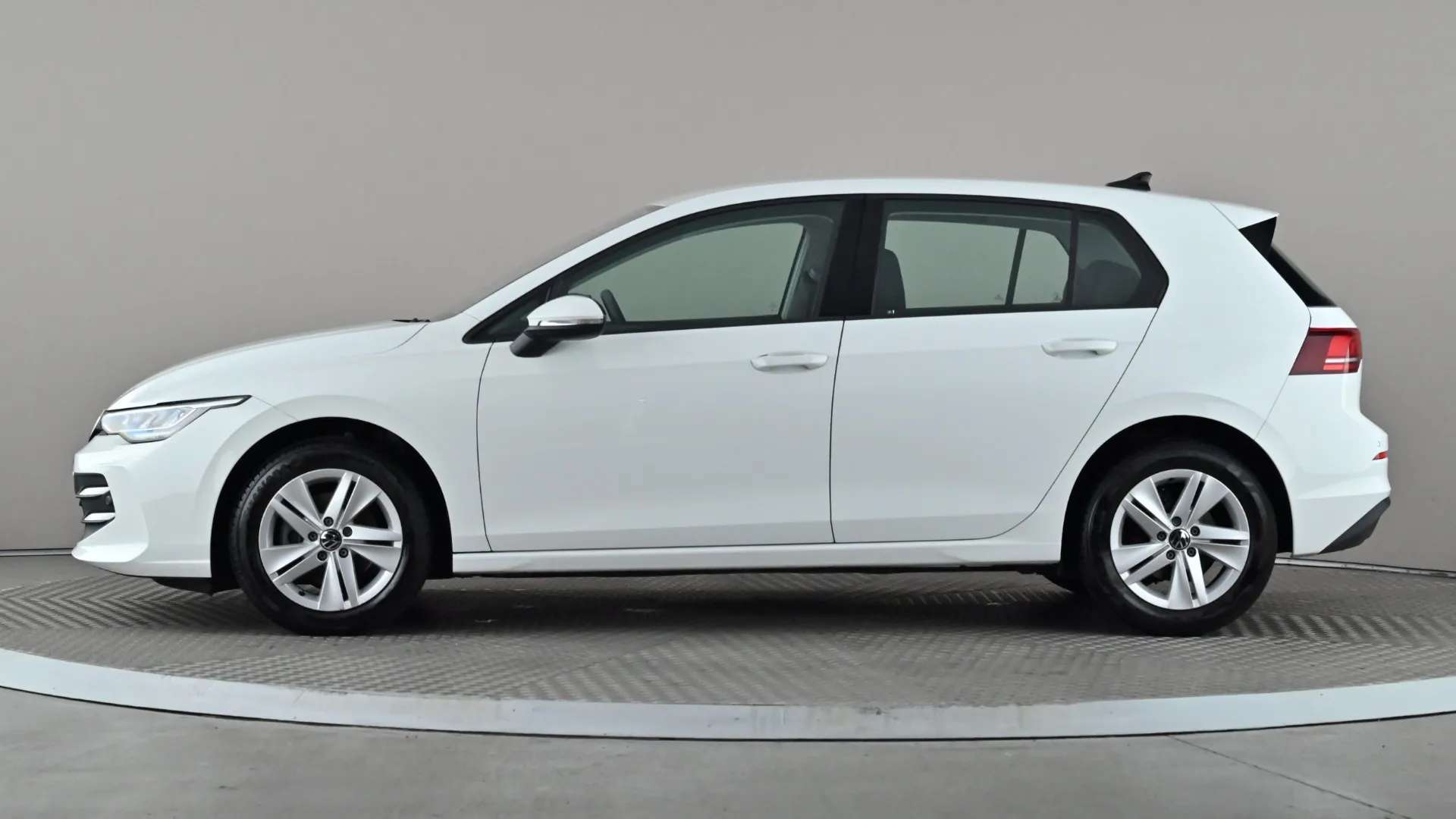 A 2024 VOLKSWAGEN GOLF 1.5 TSI Life A 2024 VOLKSWAGEN GOLF 1.5 TSI Life