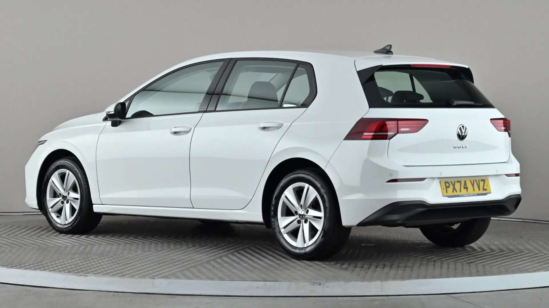 A 2024 VOLKSWAGEN GOLF 1.5 TSI Life A 2024 VOLKSWAGEN GOLF 1.5 TSI Life