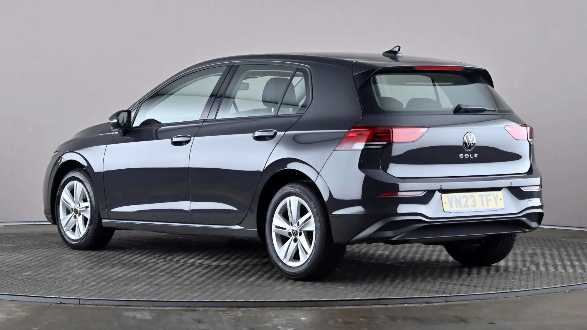 A 2023 VOLKSWAGEN GOLF 1.5 TSI Life A 2023 VOLKSWAGEN GOLF 1.5 TSI Life