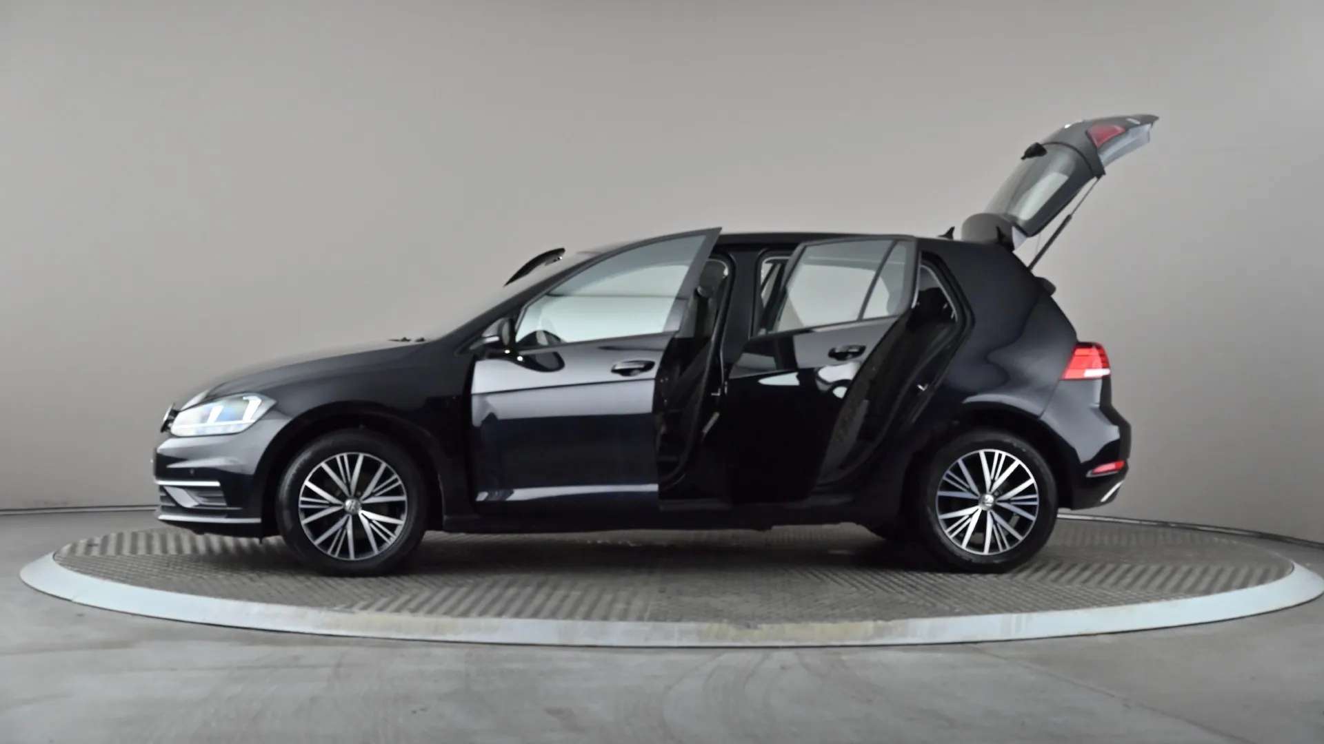 2018 VOLKSWAGEN GOLF 2018 VOLKSWAGEN GOLF