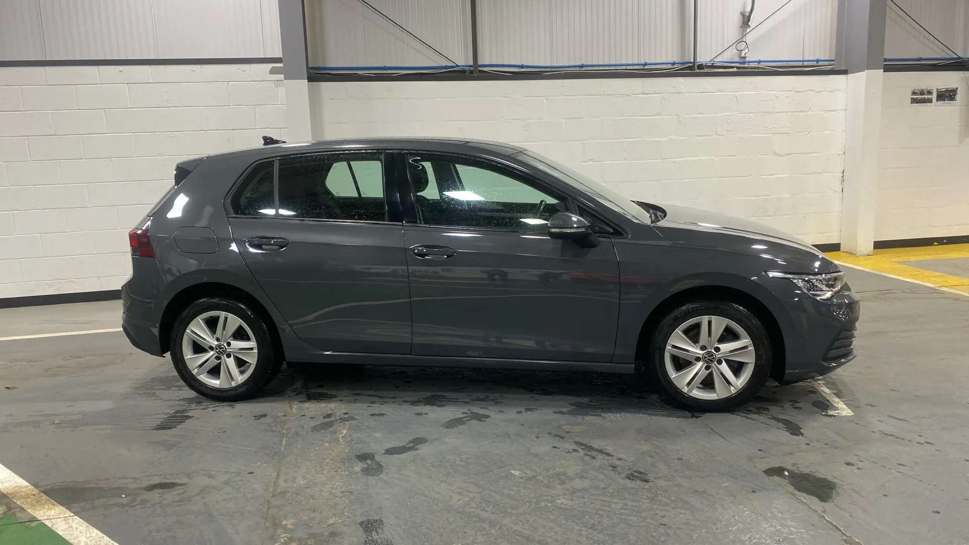 A 2022 VOLKSWAGEN GOLF 2.0 TDI Life A 2022 VOLKSWAGEN GOLF 2.0 TDI Life