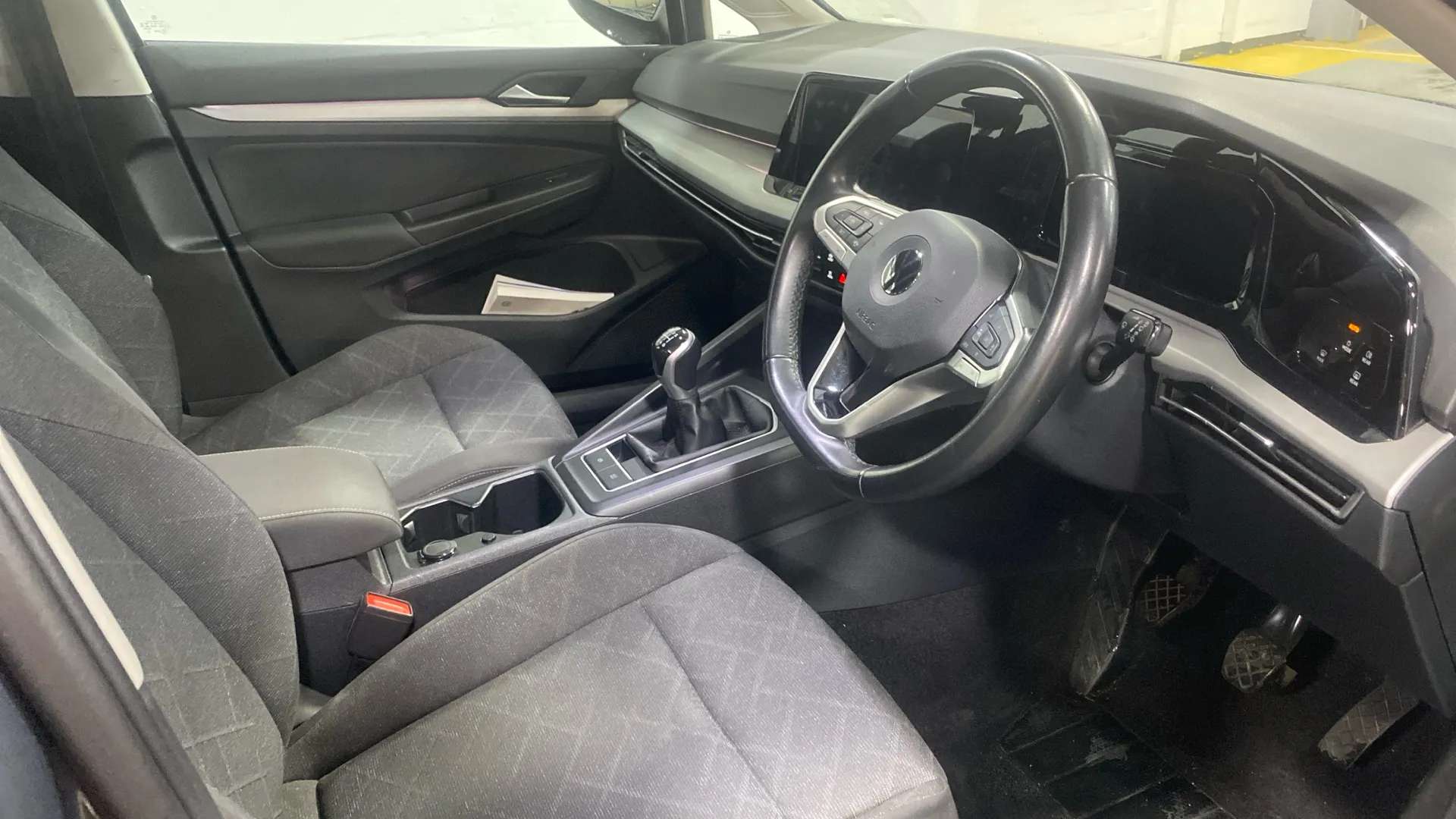 A 2022 VOLKSWAGEN GOLF 2.0 TDI Life A 2022 VOLKSWAGEN GOLF 2.0 TDI Life