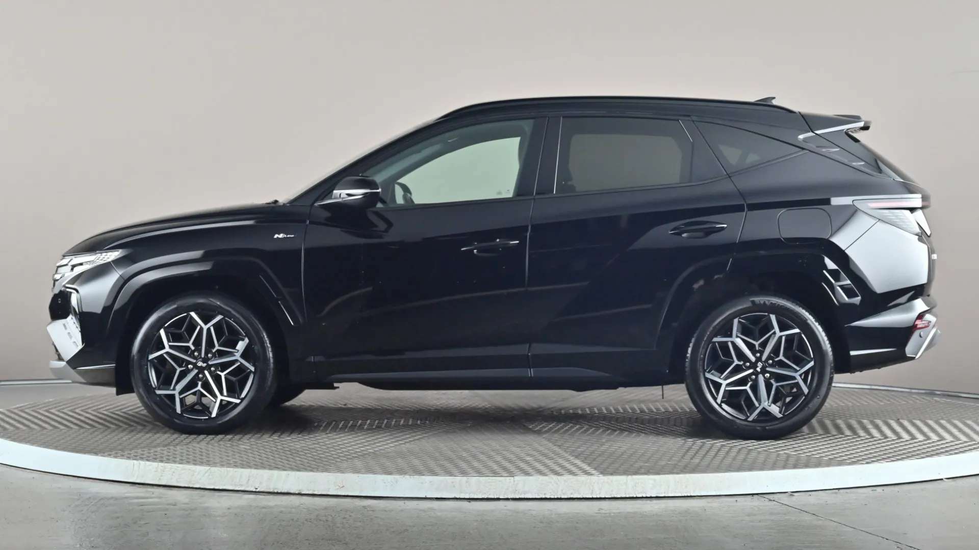 A 2022 HYUNDAI TUCSON 1.6 TGDi Hybrid 230 N Line 2WD Auto A 2022 HYUNDAI TUCSON 1.6 TGDi Hybrid 230 N Line 2WD Auto