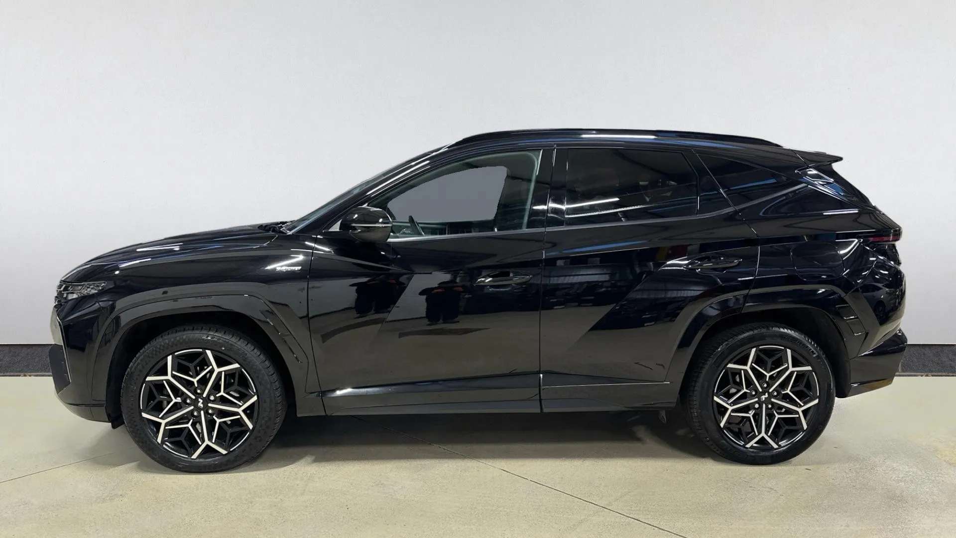 A 2023 HYUNDAI TUCSON 1.6 TGDi Plug-in Hybrid N Line 4WD Auto A 2023 HYUNDAI TUCSON 1.6 TGDi Plug-in Hybrid N Line 4WD Auto