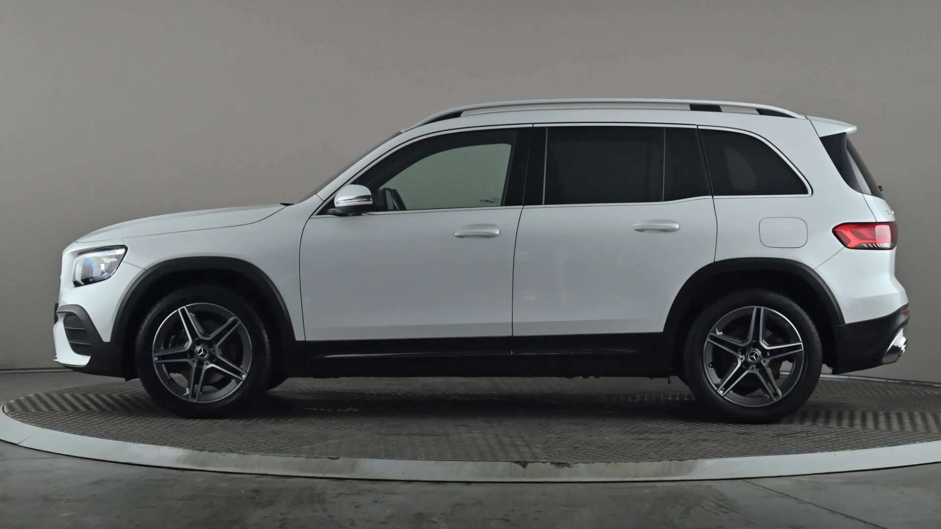 A 2022 MERCEDES-BENZ GLB GLB 200 AMG Line 7G-Tronic A 2022 MERCEDES-BENZ GLB GLB 200 AMG Line 7G-Tronic