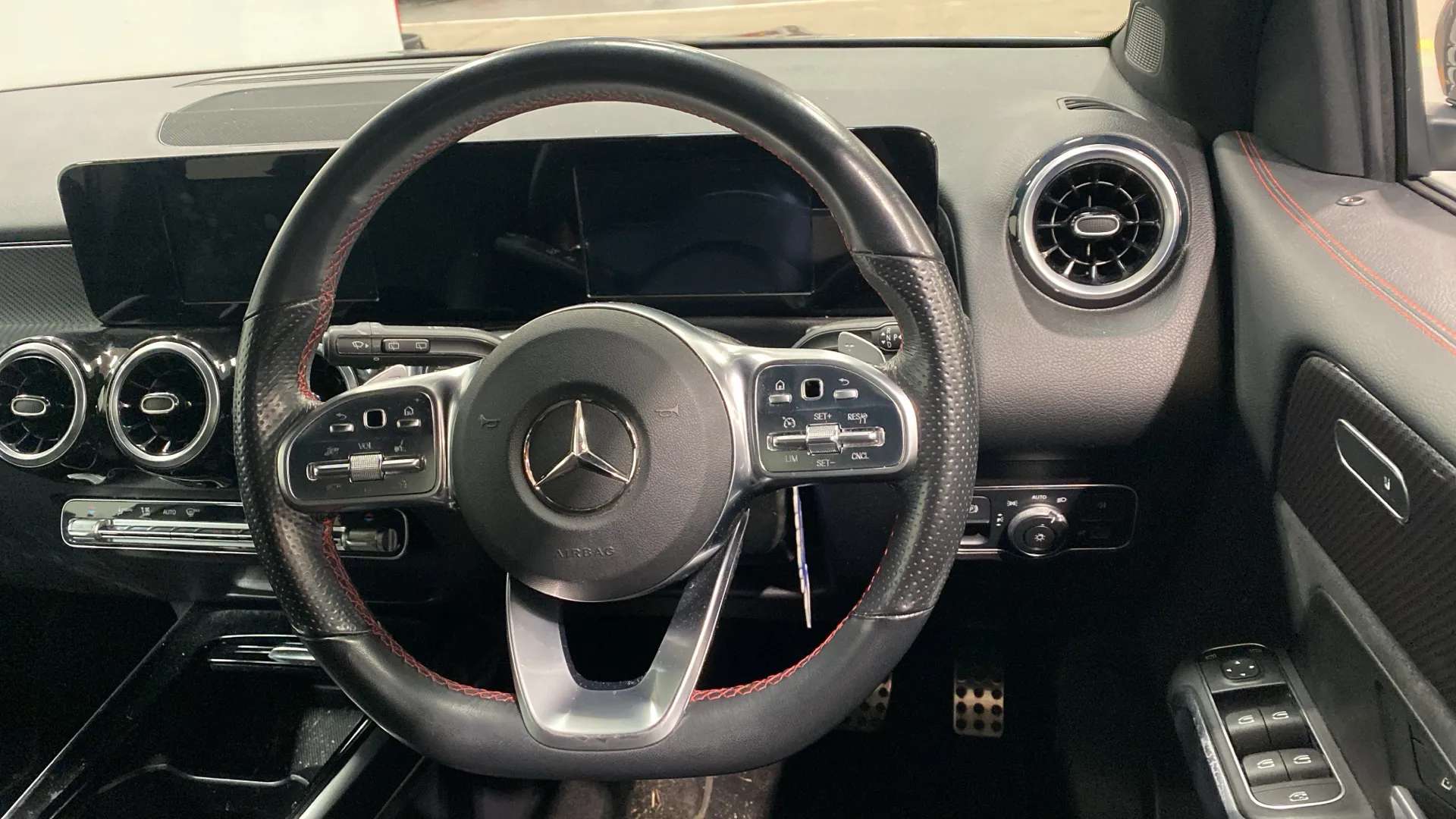 A 2022 MERCEDES-BENZ GLB GLB 200 AMG Line 7G-Tronic A 2022 MERCEDES-BENZ GLB GLB 200 AMG Line 7G-Tronic