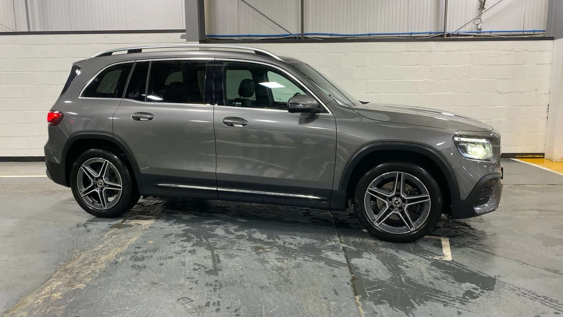 A 2022 MERCEDES-BENZ GLB GLB 200 AMG Line 7G-Tronic A 2022 MERCEDES-BENZ GLB GLB 200 AMG Line 7G-Tronic