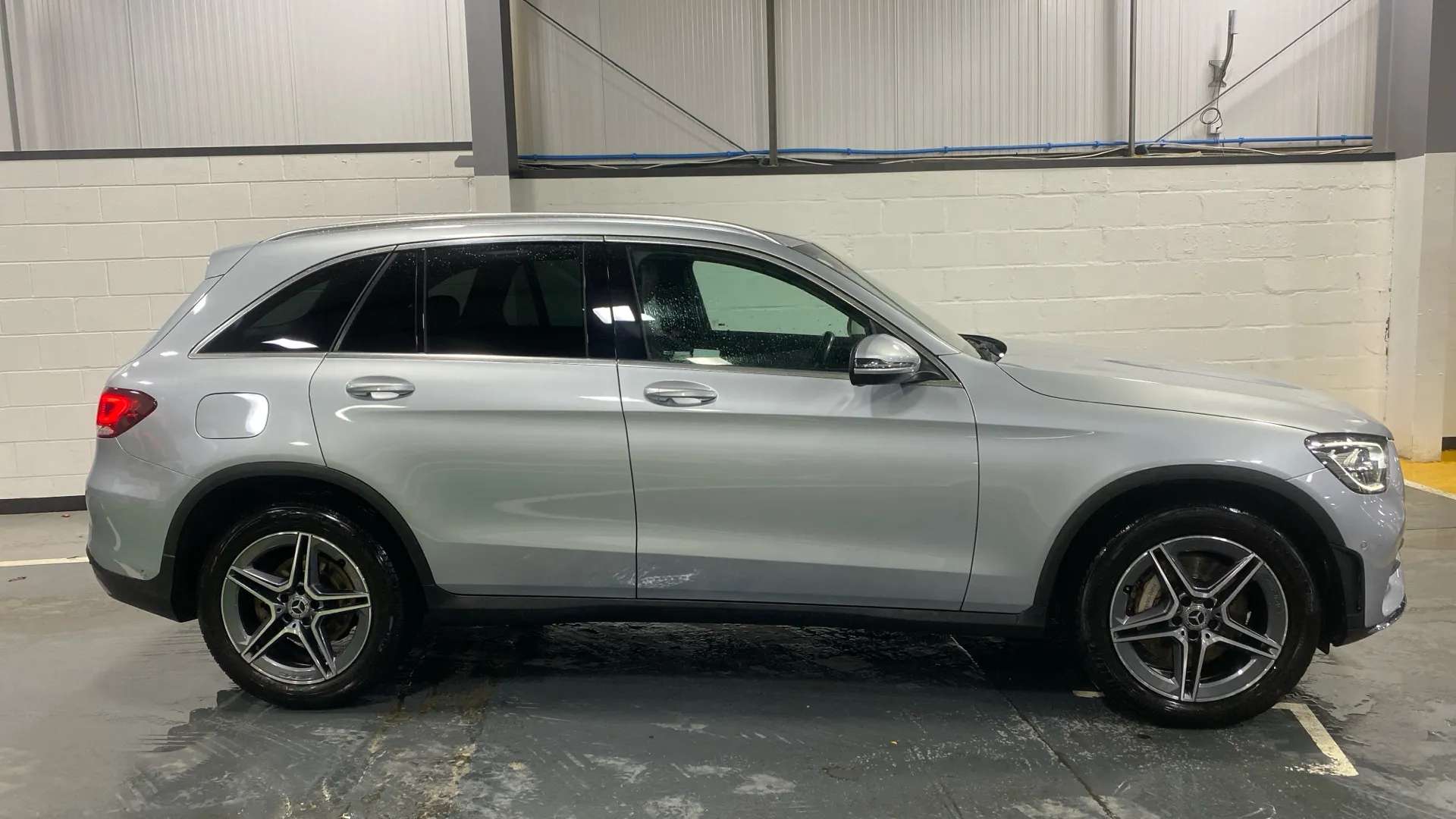 A 2022 MERCEDES-BENZ GLC GLC 300 4Matic AMG Line 9G-Tronic A 2022 MERCEDES-BENZ GLC GLC 300 4Matic AMG Line 9G-Tronic