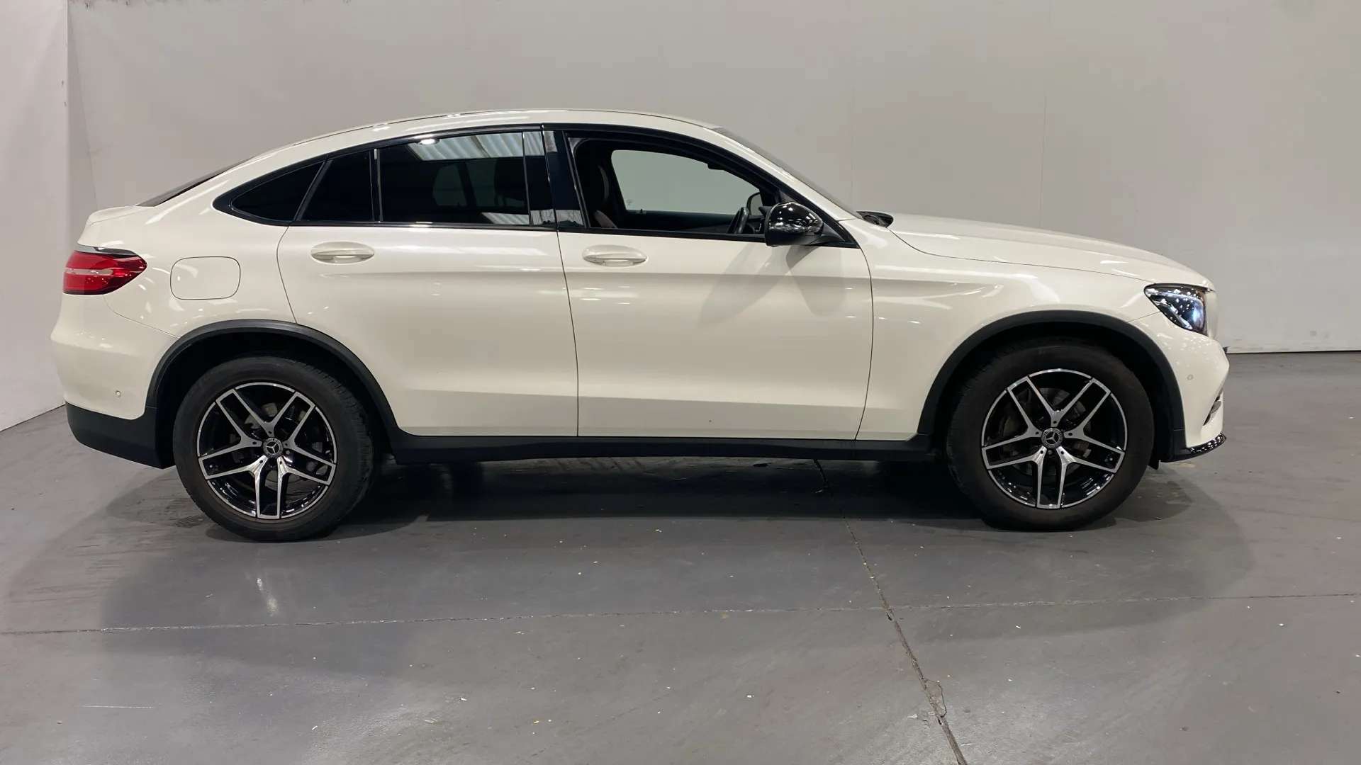 A 2017 MERCEDES-BENZ GLC COUPE GLC 220d 4Matic AMG Line 9G-Tronic A 2017 MERCEDES-BENZ GLC COUPE GLC 220d 4Matic AMG Line 9G-Tronic