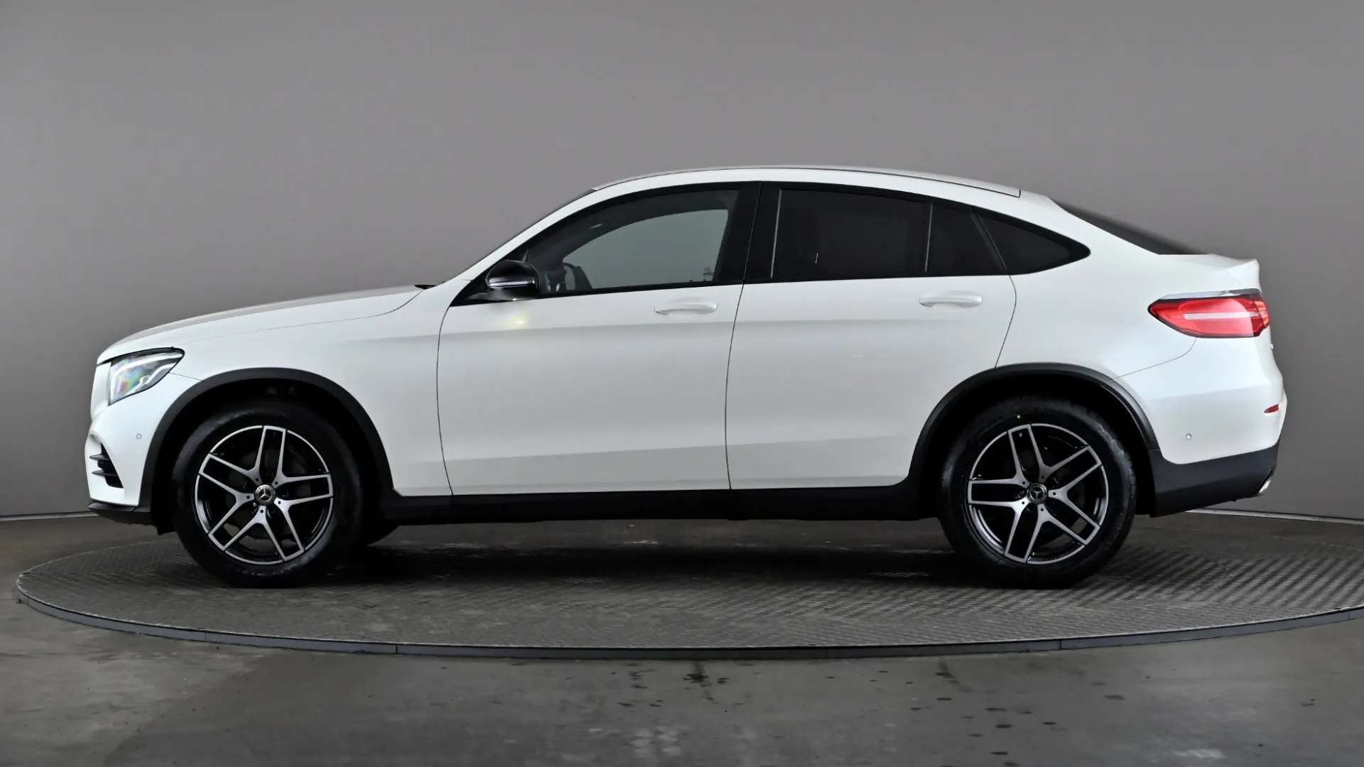A 2017 MERCEDES-BENZ GLC COUPE GLC 220d 4Matic AMG Line 9G-Tronic A 2017 MERCEDES-BENZ GLC COUPE GLC 220d 4Matic AMG Line 9G-Tronic