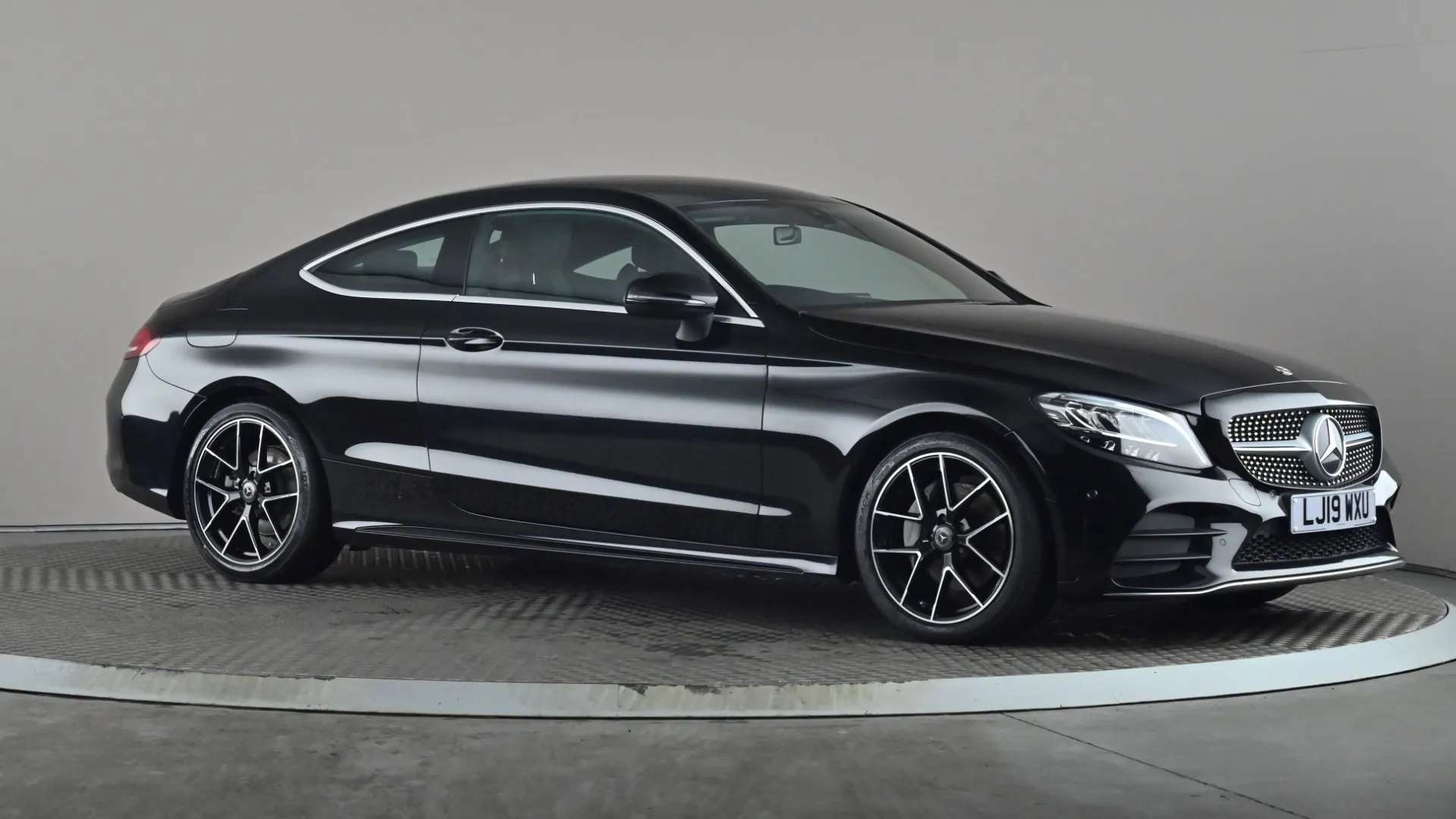 A 2019 MERCEDES-BENZ C CLASS C200 AMG Line 9G-Tronic A 2019 MERCEDES-BENZ C CLASS C200 AMG Line 9G-Tronic
