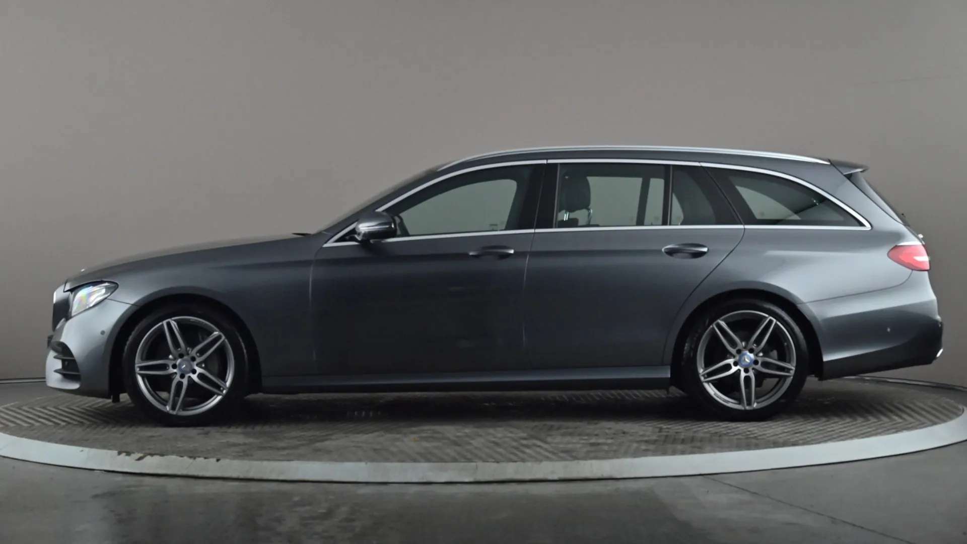 A 2017 MERCEDES-BENZ E CLASS E220d AMG Line 9G-Tronic A 2017 MERCEDES-BENZ E CLASS E220d AMG Line 9G-Tronic